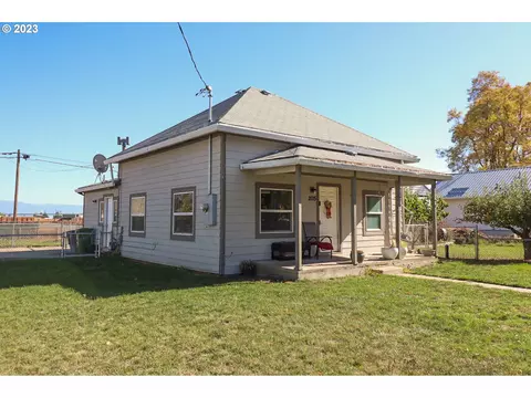 2015 N Spruce St, La Grande, OR 97850