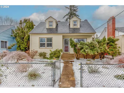 5616 SE Ramona St, Portland, OR 97206