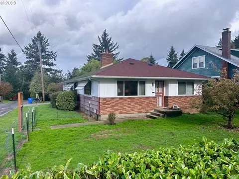 5205 NE Skidmore St, Portland, OR 97218