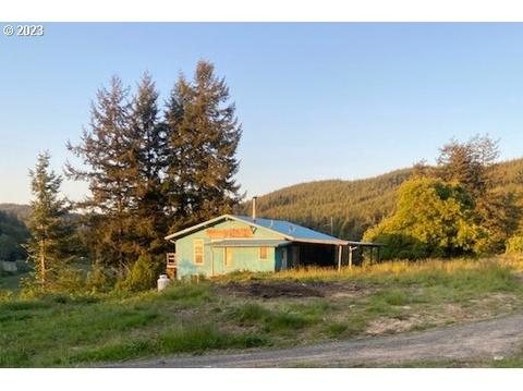 93636 Green Acres Ln, Coos Bay, OR 97420