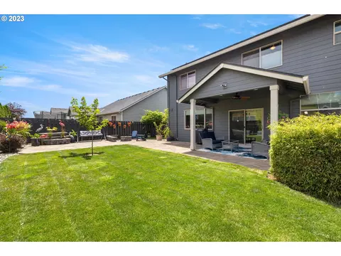 689 Kelsey Loop, Molalla, OR 97038 photo 1