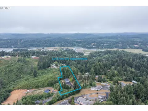 62909 Clyde Dr, Coos Bay, OR 97420