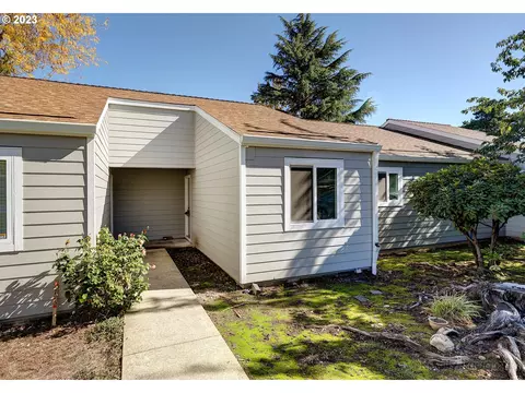 2742 SE 138th Ave #123, Portland, OR 97236