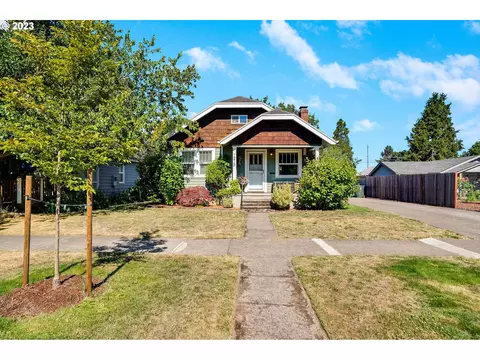 1215 18th St NE, Salem, OR 97301