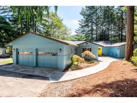 83927 View Terrace Dr, Florence, OR 97439