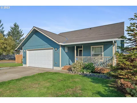 4390 Glenview Ave, Tillamook, OR 97141