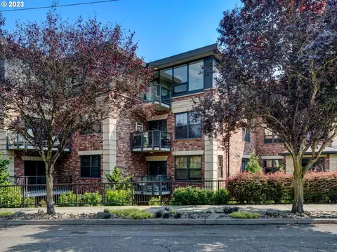 2454 NW Westover Rd #502, Portland, OR 97210