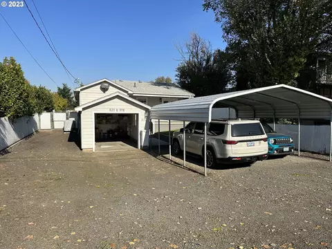 820 E 9th St, The Dalles, OR 97058