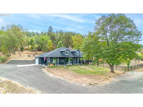 674 Fort Mckay Rd, Sutherlin, OR 97479