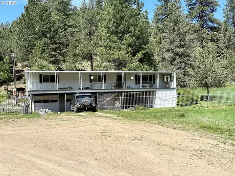 47786 Matthews Rd, Fossil, OR 97830