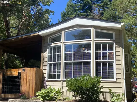 242 Driftwood Dr, Florence, OR 97439