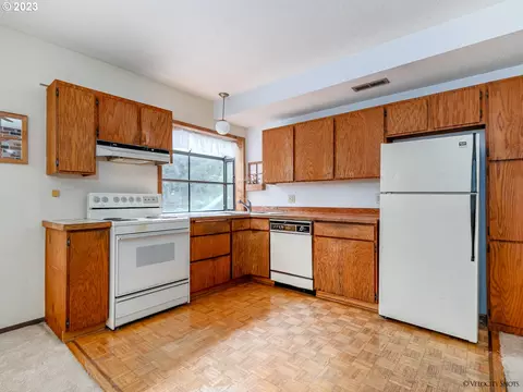 Kitchen - 35170 SE Highway 211, Boring, OR 97009 photo 4 of 4
