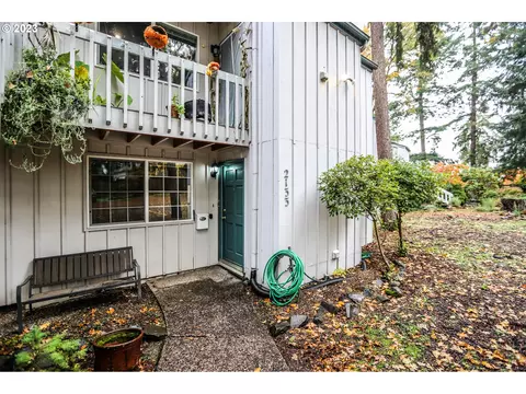 2133 Hawkins Ln #2133, Eugene, OR 97405