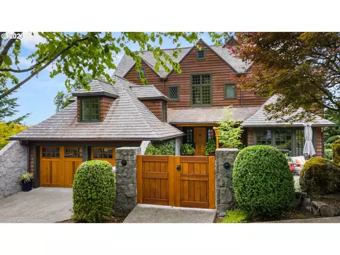 1521 SW Spring St, Portland, OR 97201