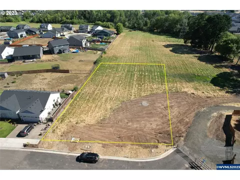 2910 Canter Ave, Millersburg, OR 97321