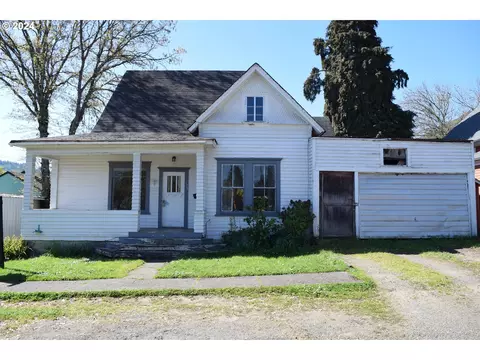 179 SE Houck Ave, Roseburg, OR 97470