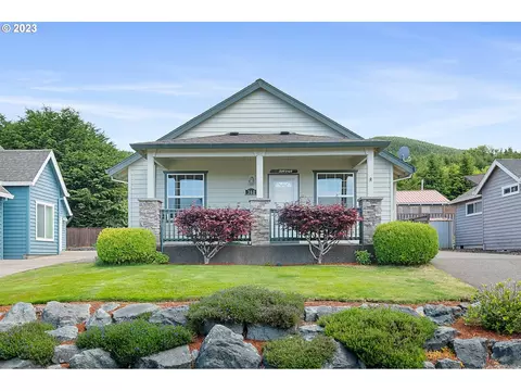 360 N Ocean St, Rockaway Beach, OR 97136