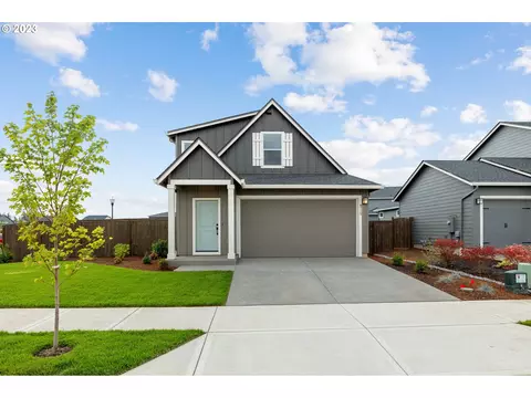 8715 N 6th St, Ridgefield, WA 98642