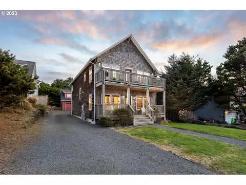 1880 NE 56th Dr, Lincoln City, OR 97367