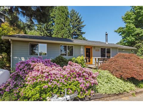 690 NW Academy Ct, White Salmon, WA 98672
