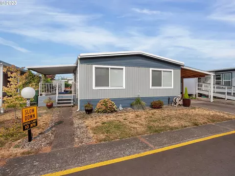 2902 E 2nd St #79, Newberg, OR 97132