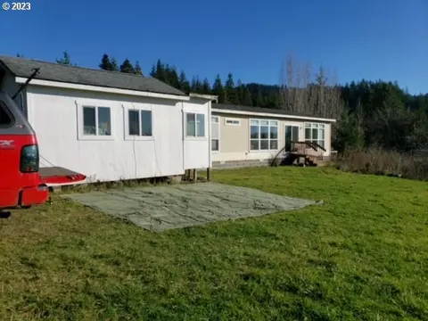 95968 Sugarloaf Mountain Ln, Myrtle Point, OR 97458
