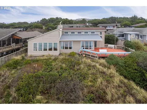 5635 El Circulo Ave, Lincoln City, OR 97367