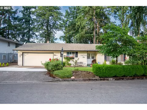 16710 SE Valley View Rd, Milwaukie, OR 97267