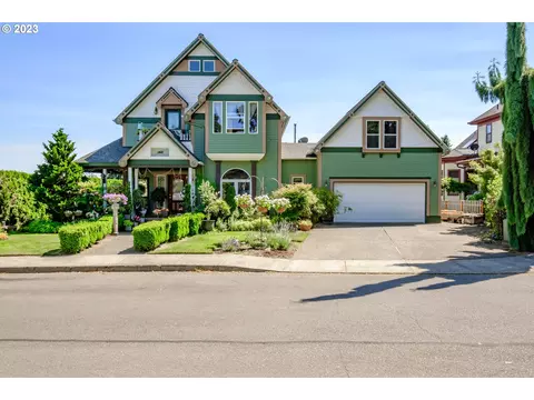 369 NW Hillcrest Ln, Dallas, OR 97338