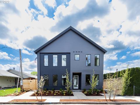 5278 SE Lafayette St #2, Portland, OR 97216