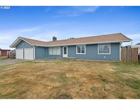 5008 Mountain View Dr, Tillamook, OR 97141