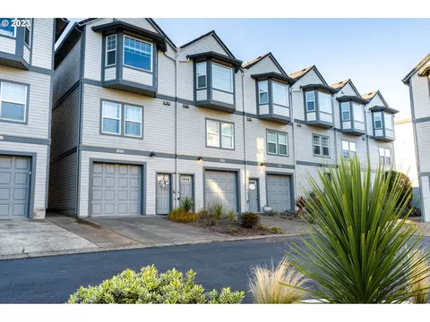 220 N Pacific St, Rockaway Beach, OR 97136