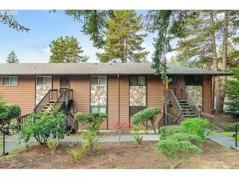 5005 SW Mitchell St #7, Portland, OR 97221