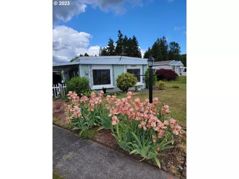 11616 SW Royal Villa Dr, Portland, OR 97224