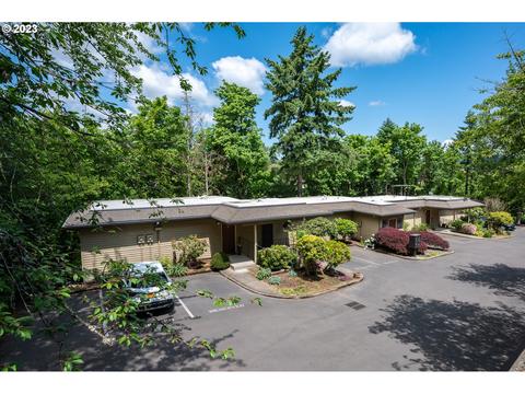 9810 SW 34th Pl # 2, Portland, OR 97219