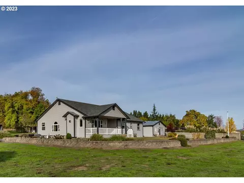 200 Cascara Ln, Roseburg, OR 97471