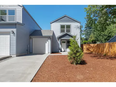 3220 SE 120th Ave #B, Portland, OR 97266