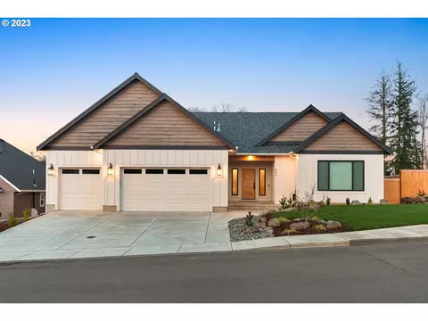 240 Iowa St, Silverton, OR 97381