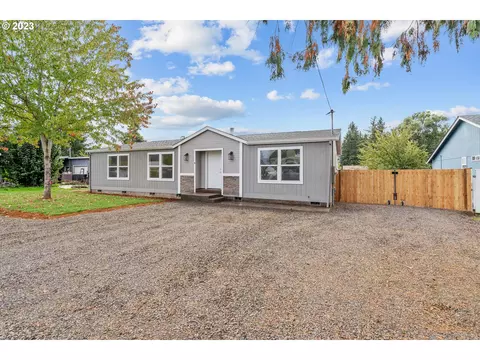 975 6th St, Lafayette, OR 97127