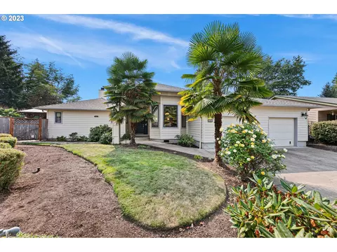 184 73rd Pl, Springfield, OR 97478