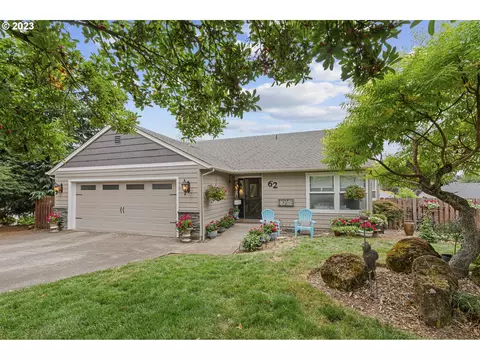 62 Sweden Cir, Silverton, OR 97381