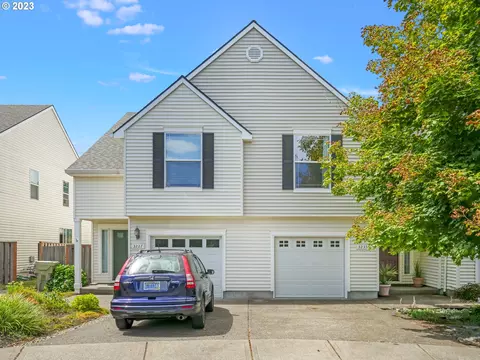 3235 NW Banff Dr, Portland, OR 97229