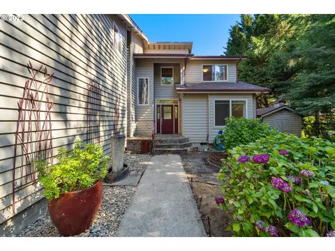 87268 Ruby Ln, Bandon, OR 97411