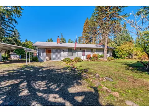 25613 Jeans Rd, Veneta, OR 97487