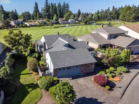 9580 SW Lakeside Dr, Portland, OR 97224