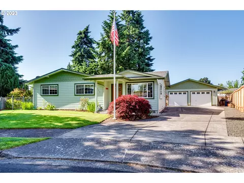 1013 Surrey Ln, Eugene, OR 97402