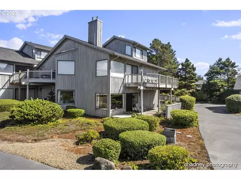 4175 N Highway 101 #M-4, Depoe Bay, OR 97341
