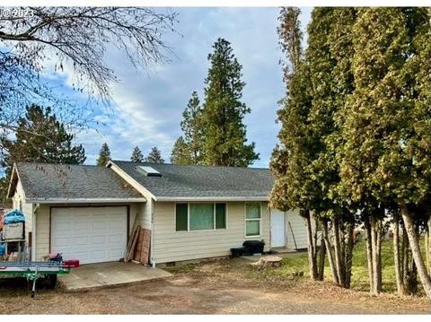 704 NE High St, Goldendale, WA 98620