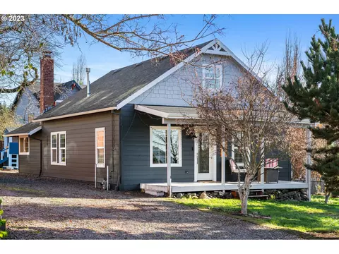 16266 Hunter Ave, Oregon City, OR 97045
