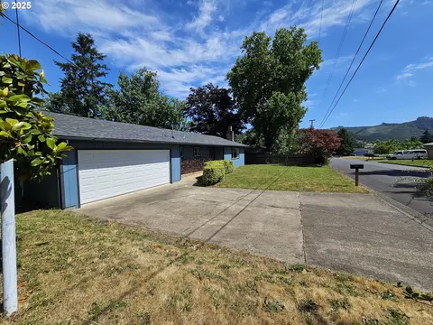 460 Terrace Ln, Sutherlin, OR 97479